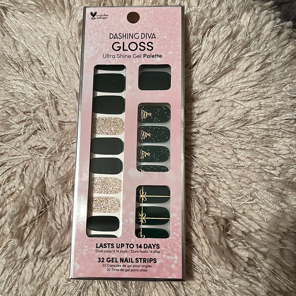 Dashing diva nail strips